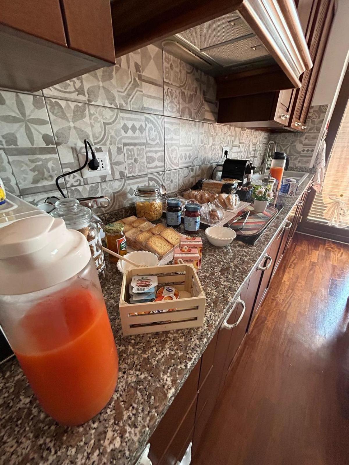 I 4 Mori Bed and Breakfast Φιουμιτσίνο Δωμάτιο φωτογραφία