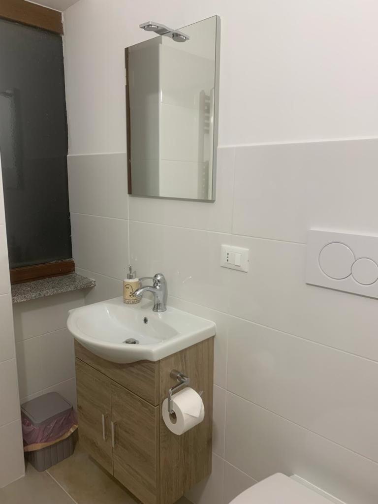 I 4 Mori Bed and Breakfast Φιουμιτσίνο Δωμάτιο φωτογραφία